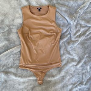 Body countour body suit